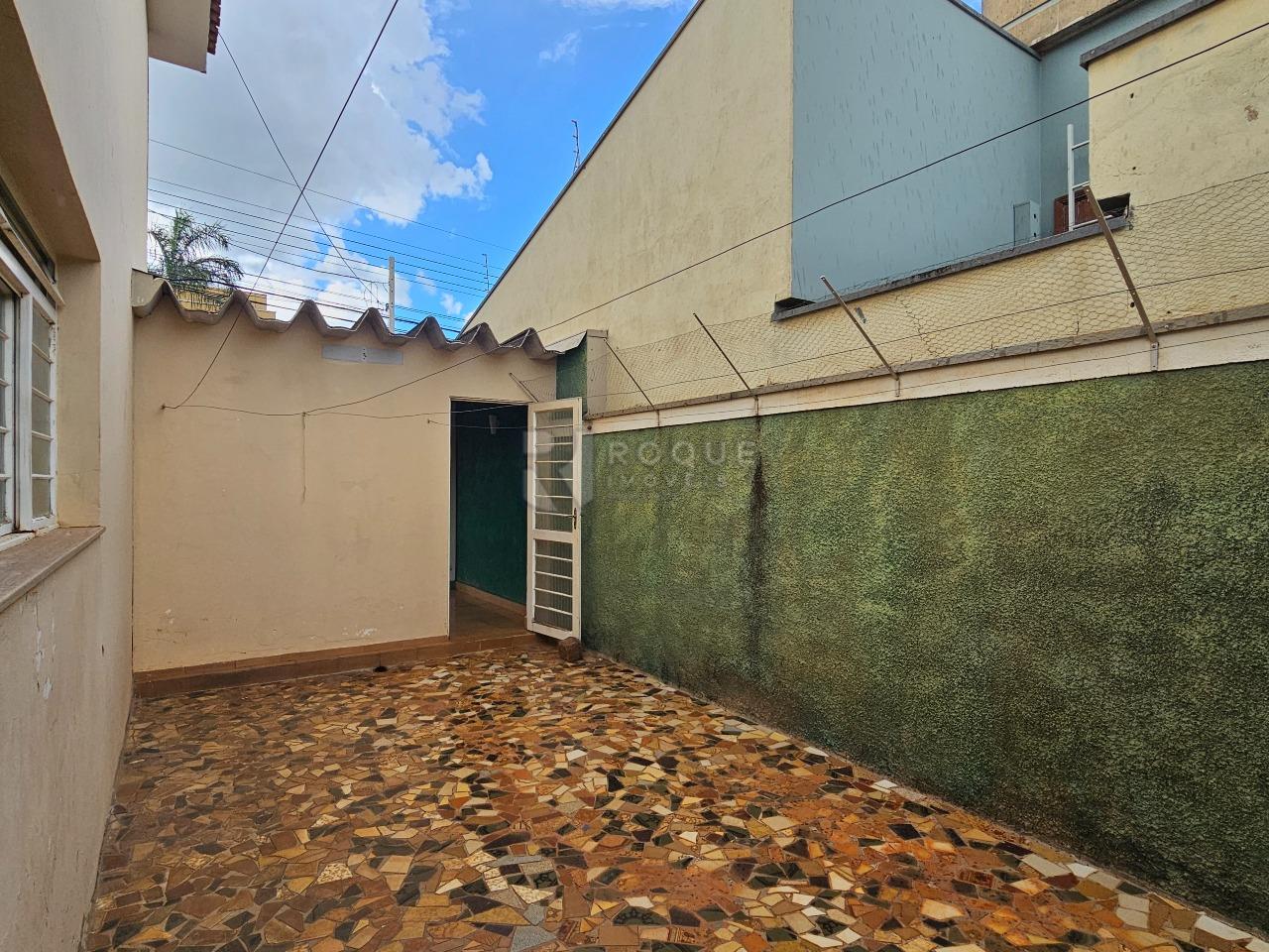 Casa Residencial à venda no bairro Jardim Piratininga: Fundos