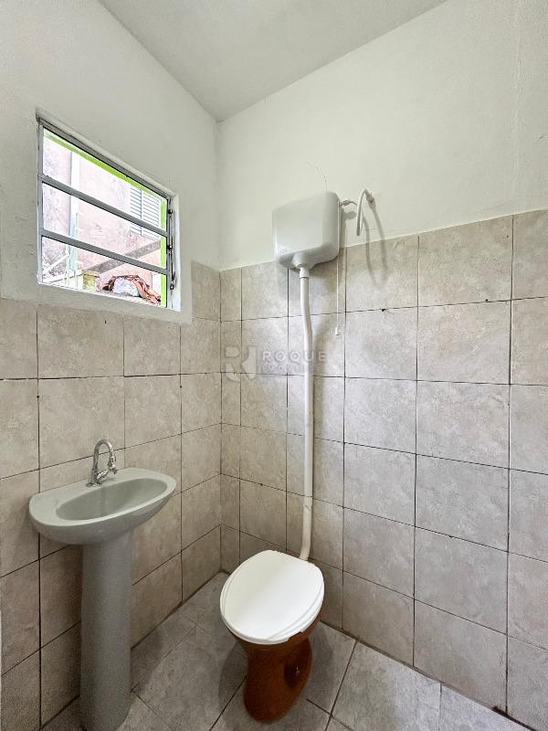 Casa Residencial para aluguel no bairro Jardim Gustavo Peccinini: WC social 