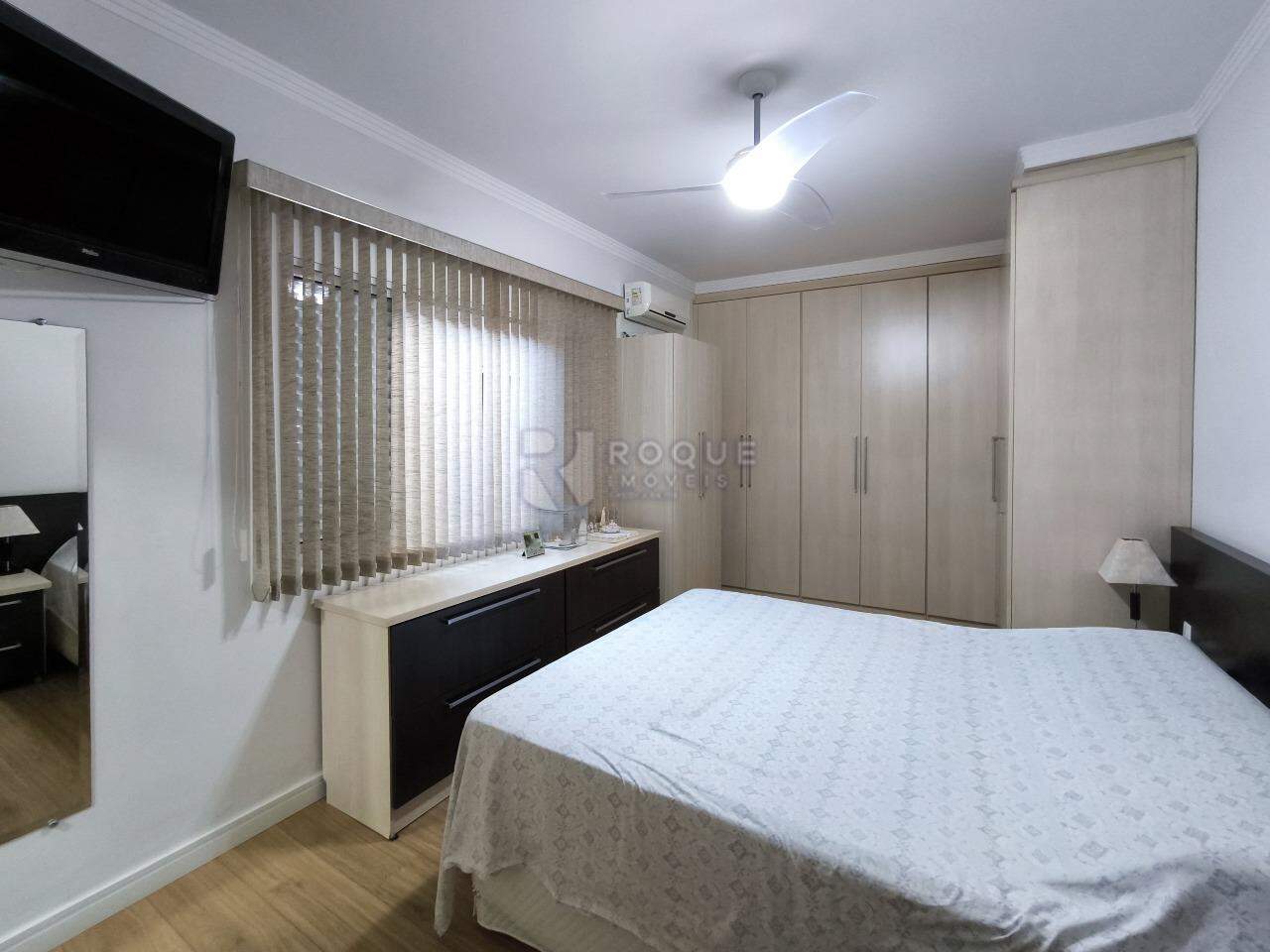 Casa em condomínio à venda no bairro JARDIM PORTO REAL I: SUÍTE