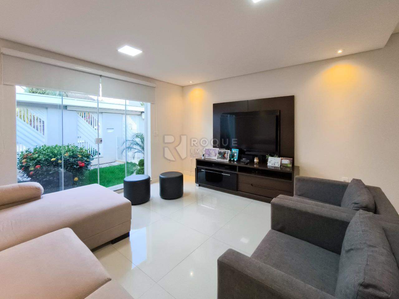 Casa em condomínio à venda no bairro JARDIM PORTO REAL I: SALA DE ESTAR