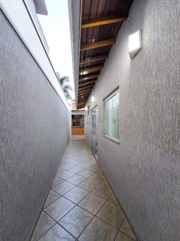 Casa em condomínio à venda no bairro JARDIM PORTO REAL I: LATERAL EXTERNA