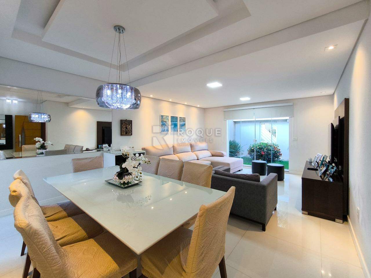 Casa em condomínio à venda no bairro JARDIM PORTO REAL I: SALA DE JANTAR