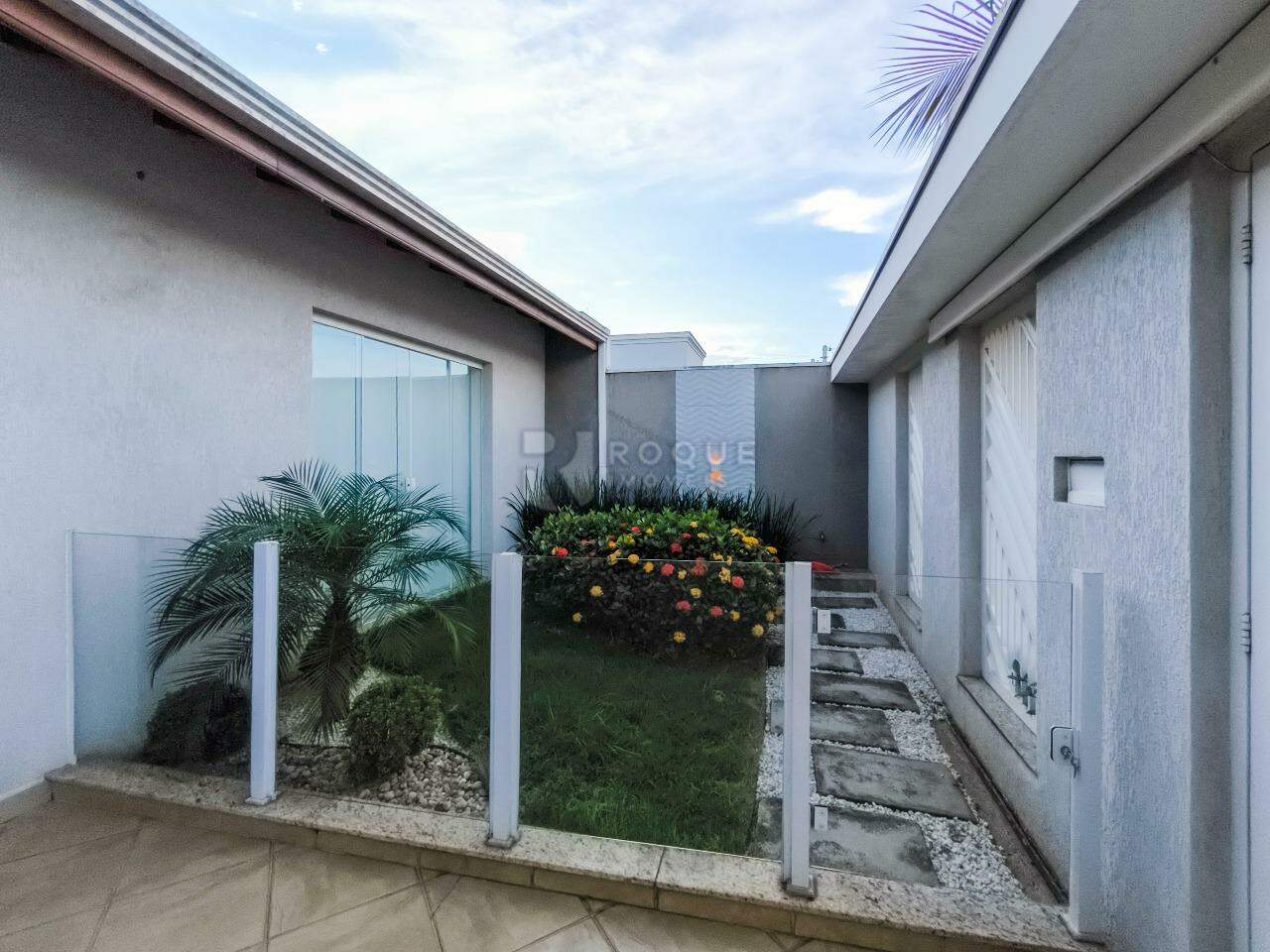 Casa em condomínio à venda no bairro JARDIM PORTO REAL I: JARDIM