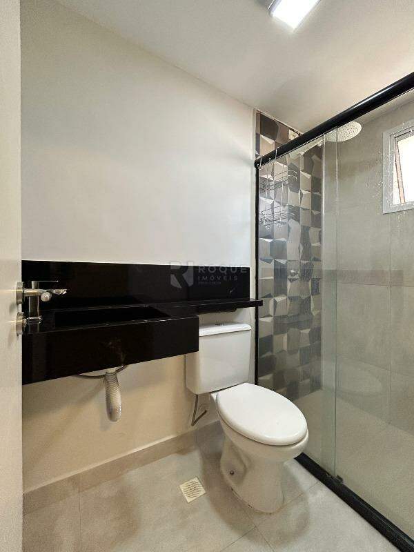 Apartamento para aluguel no bairro Jardim Parque Novo Mundo: WC suíte 