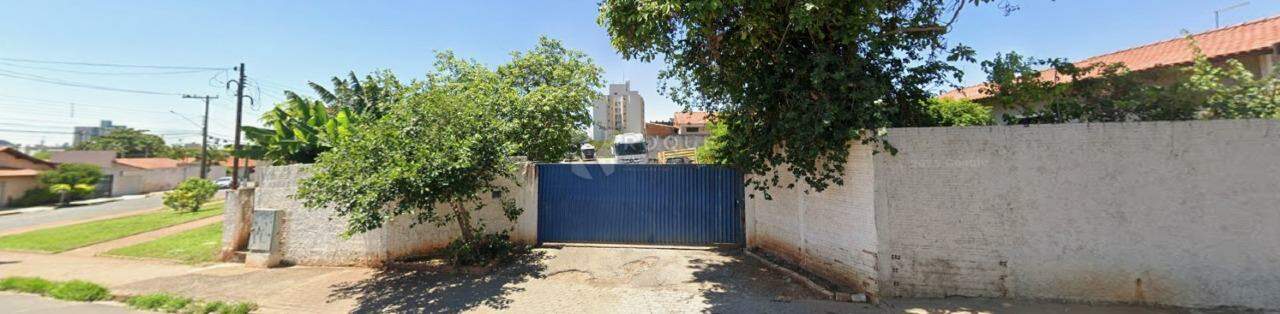 Terreno à venda no bairro Vila São Roque: 