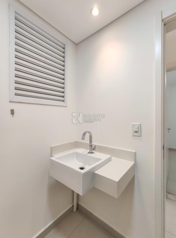 Apartamento à venda no bairro Chácaras Antonieta: WC social 