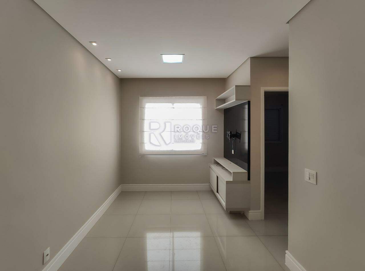 Apartamento à venda no bairro Vila Queiroz: Sala 