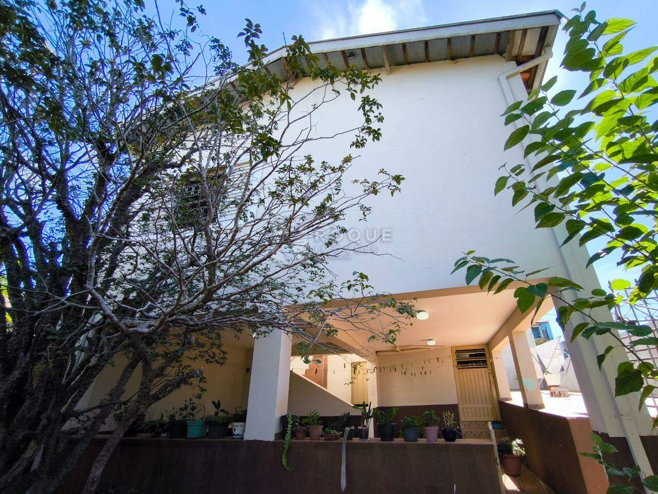Casa Residencial à venda no bairro Vila Teixeira Marques: FUNDOS