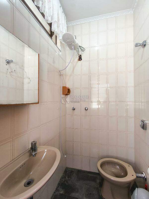Casa Residencial à venda no bairro Jardim Esmeralda: BANHEIRO SOCIAL EDÍCULA