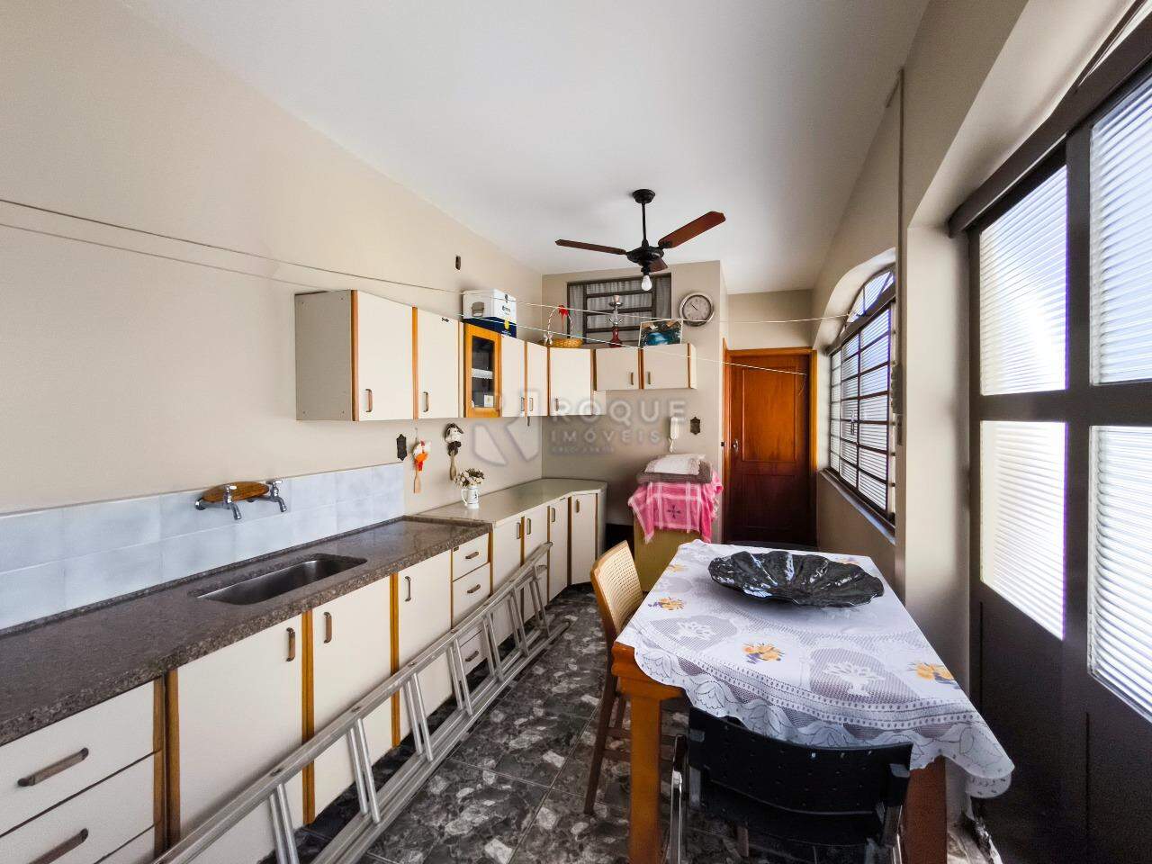 Casa Residencial à venda no bairro Jardim Esmeralda: COZINHA EDÍCULA