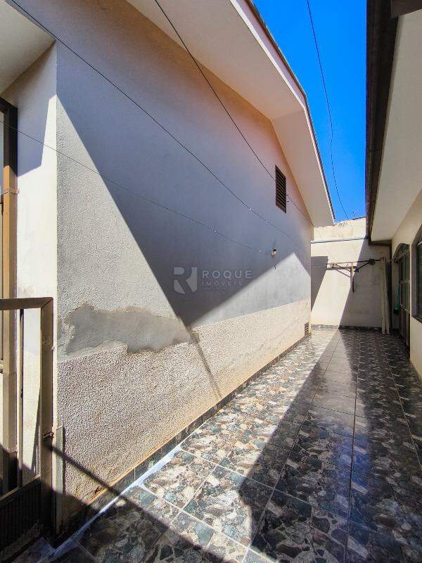 Casa Residencial à venda no bairro Jardim Esmeralda: FUNDOS