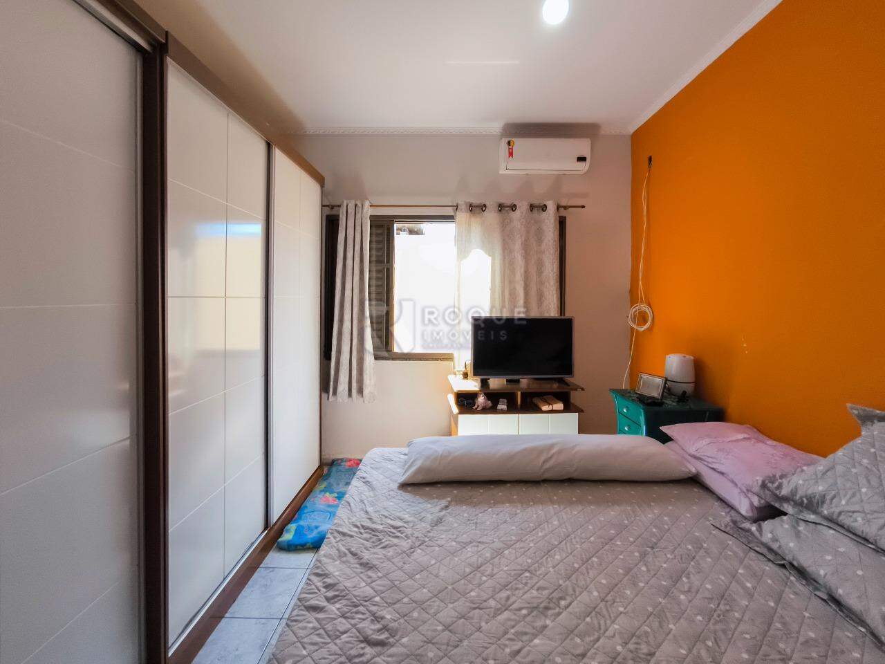 Casa Residencial à venda no bairro Jardim Esmeralda: SUÍTE
