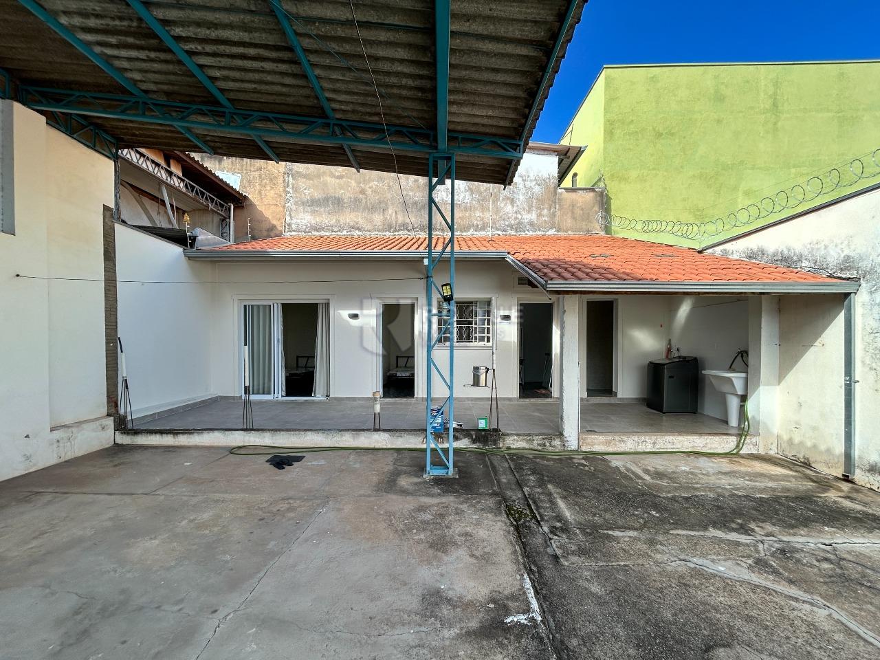Casa Residencial para aluguel no bairro Jardim Anhanguera: Garagem 