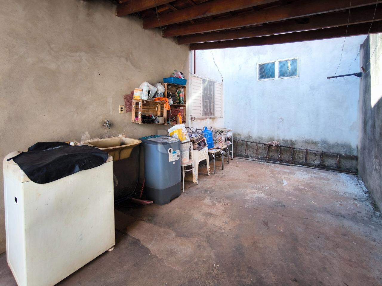 Casa Residencial à venda no bairro Geada: ÁREA DE SERVIÇO