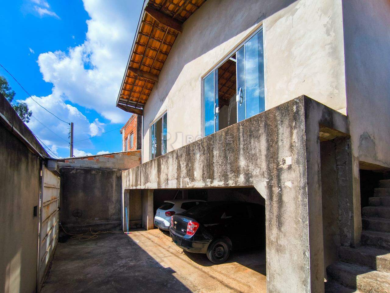 Casa Residencial à venda no bairro Geada: GARAGEM