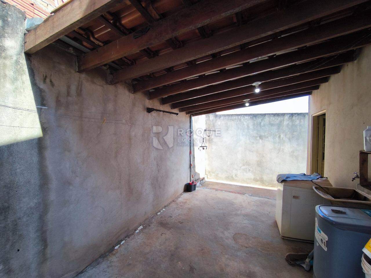 Casa Residencial à venda no bairro Geada: ÁREA DE SERVIÇO