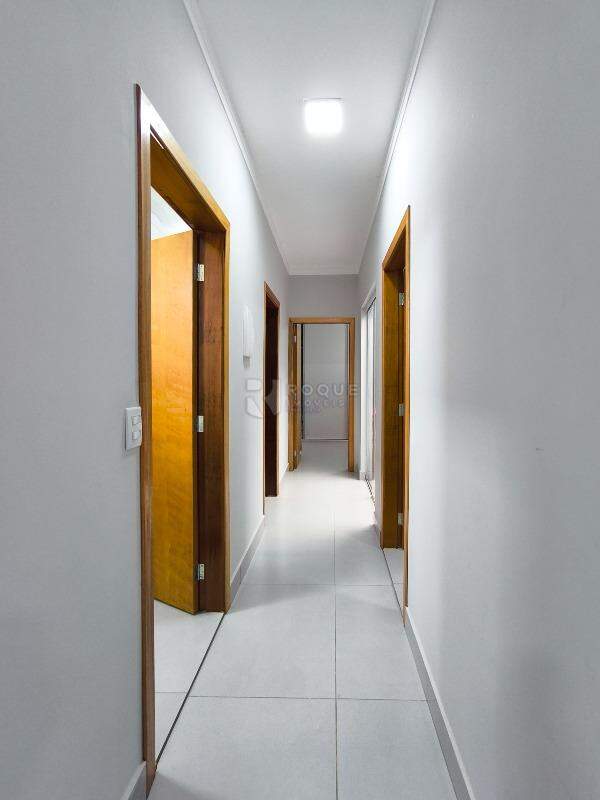 Casa Residencial à venda no bairro Residencial Alvorada: CORREDOR INTERNO