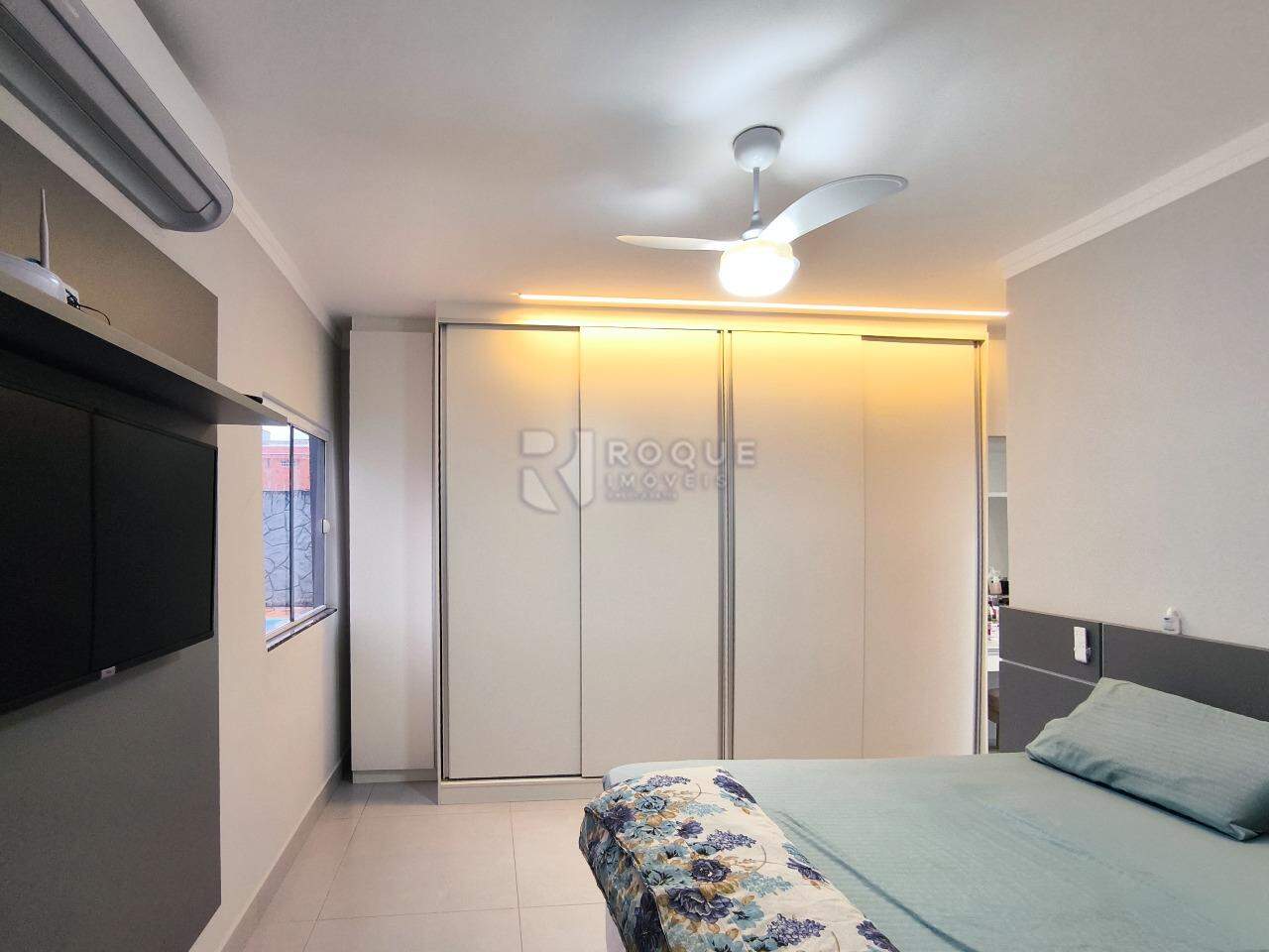 Casa Residencial à venda no bairro Residencial Alvorada: SUÍTE