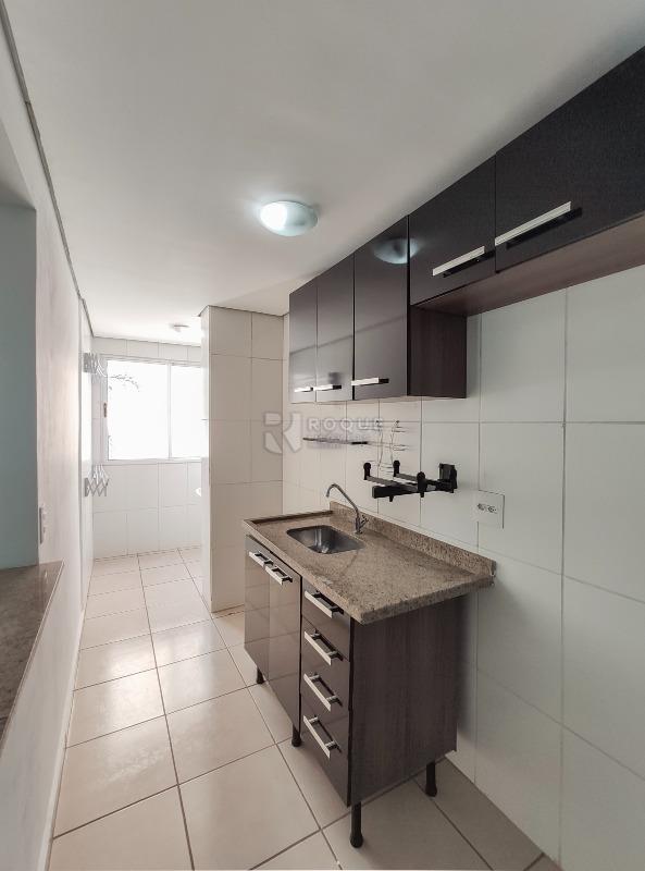 Apartamento à venda no bairro Chácaras Antonieta: Cozinha 