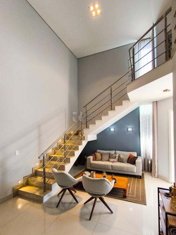 Casa em condomínio à venda no bairro Residencial Margarida de Holstein: SALA DE ESTAR