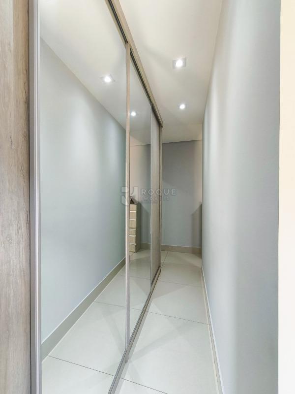 Casa em condomínio à venda no bairro Residencial Margarida de Holstein: CLOSET SUÍTE MASTER