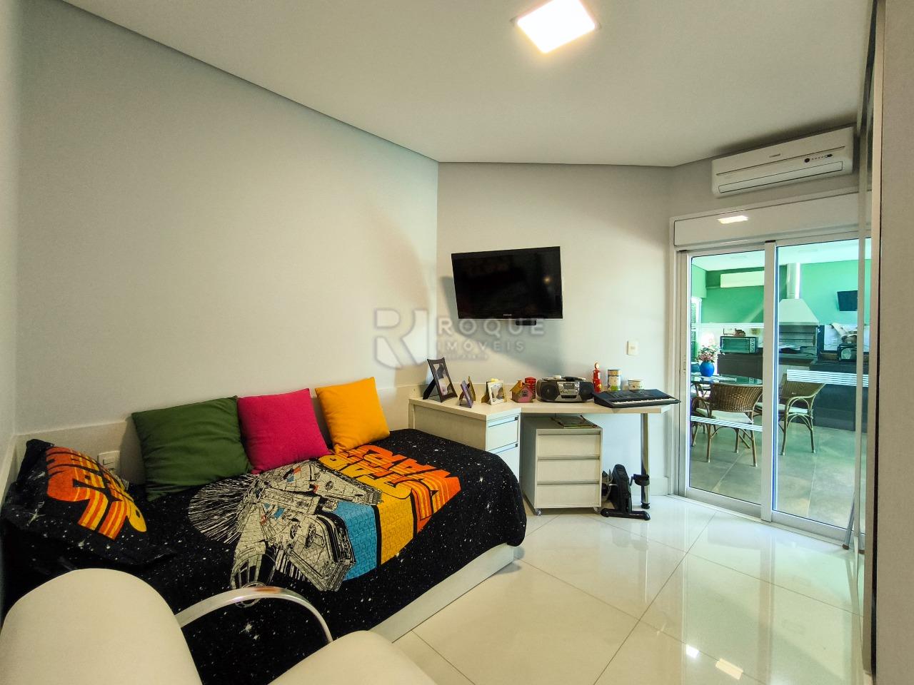 Casa em condomínio à venda no bairro Residencial Margarida de Holstein: DEMI SUÍTE 1