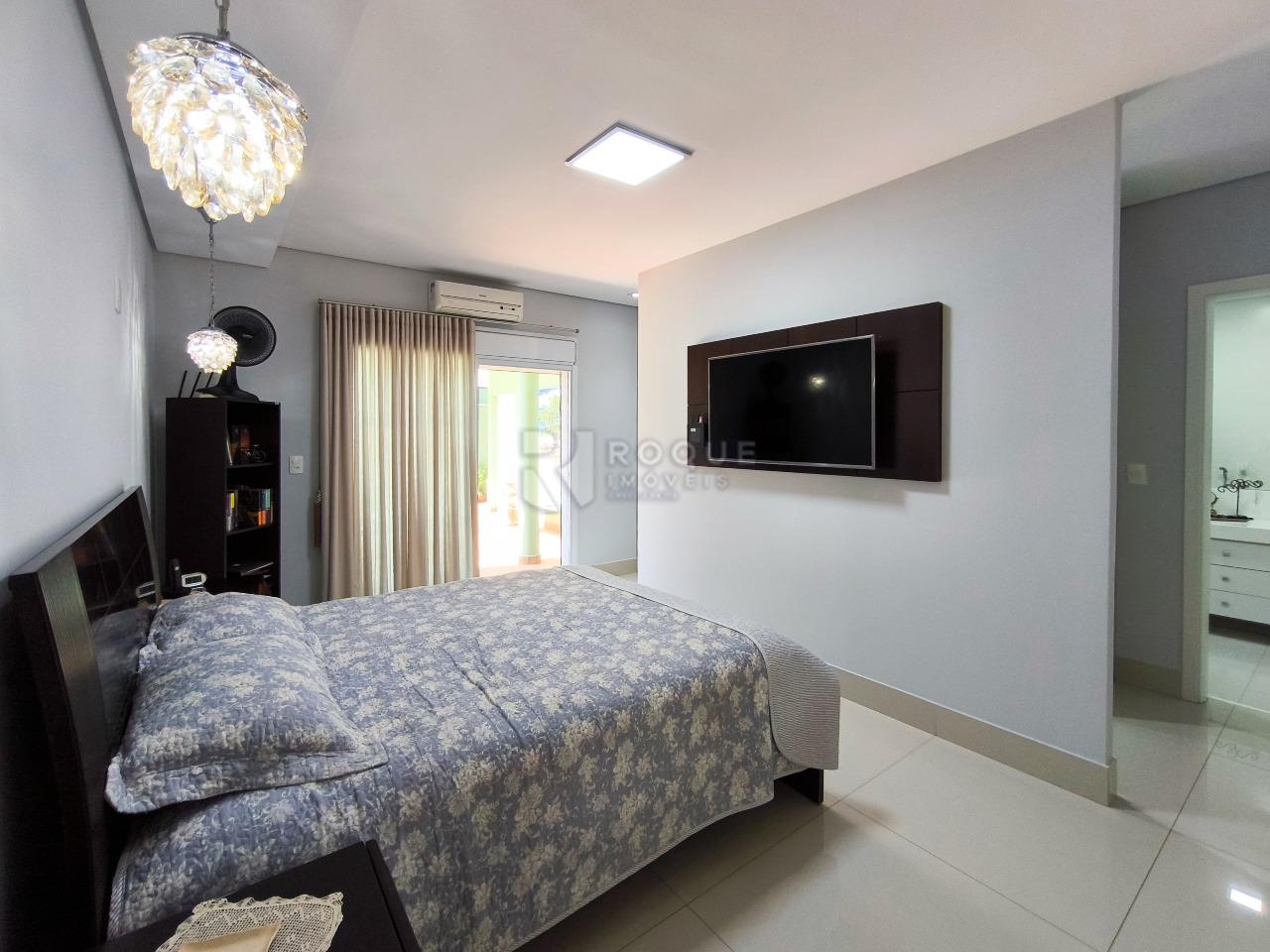 Casa em condomínio à venda no bairro Residencial Margarida de Holstein: SUÍTE MASTER