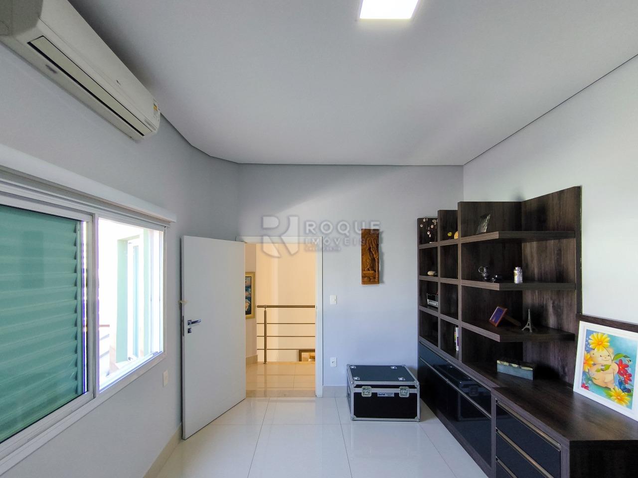 Casa em condomínio à venda no bairro Residencial Margarida de Holstein: ESCRITÓRIO