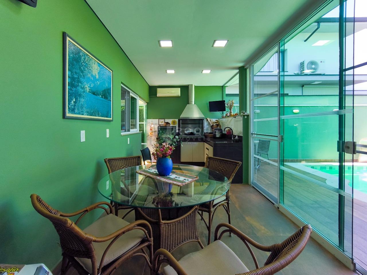 Casa em condomínio à venda no bairro Residencial Margarida de Holstein: ÁREA GOURMET