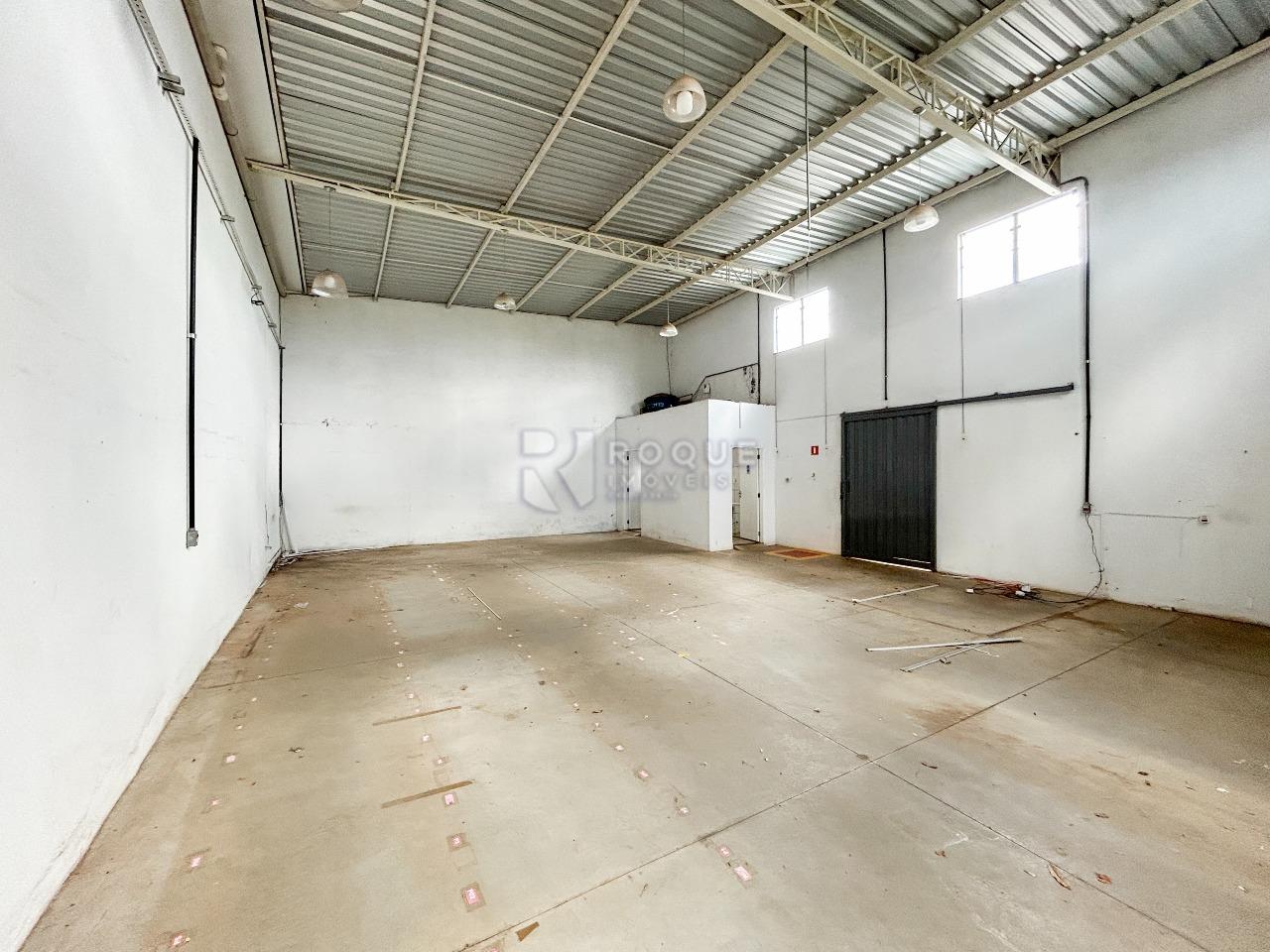 Barracão/Galpão à venda no bairro Residencial Palmeira Real: Salão