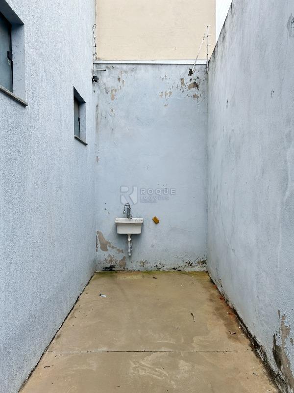 Barracão/Galpão à venda no bairro Residencial Palmeira Real: Área de serviço 