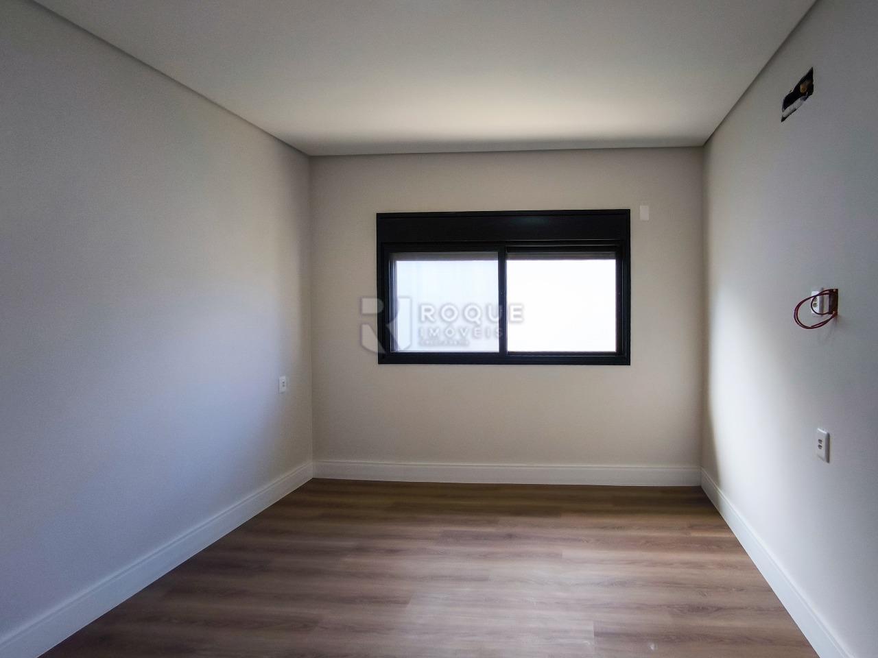 Casa em condomínio à venda no bairro Village Limeira: CLOSET SUÍTE