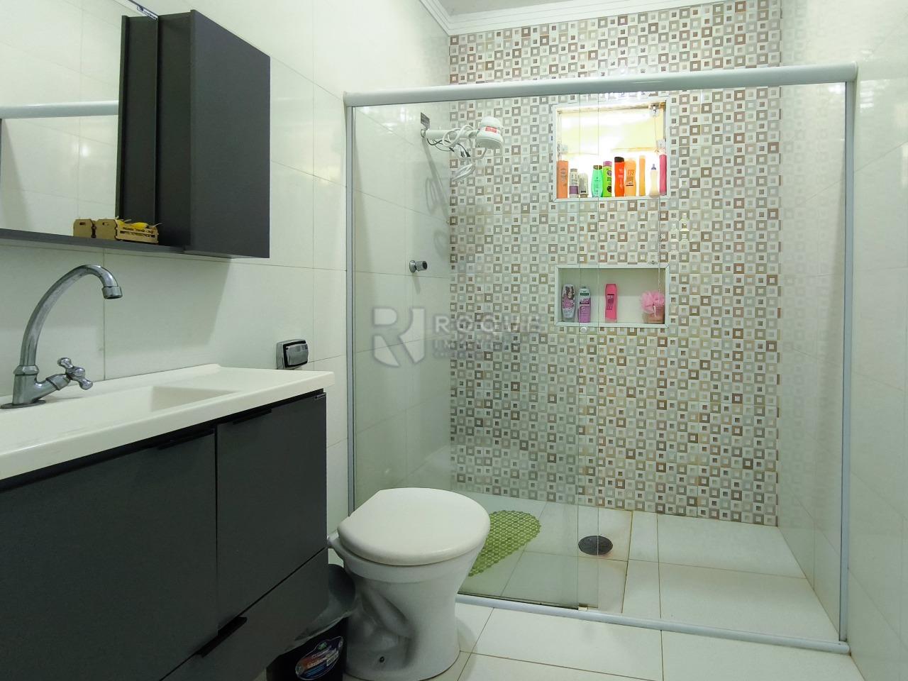 Chácara à venda no bairro Lagoa Nova: BANHEIRO SOCIAL