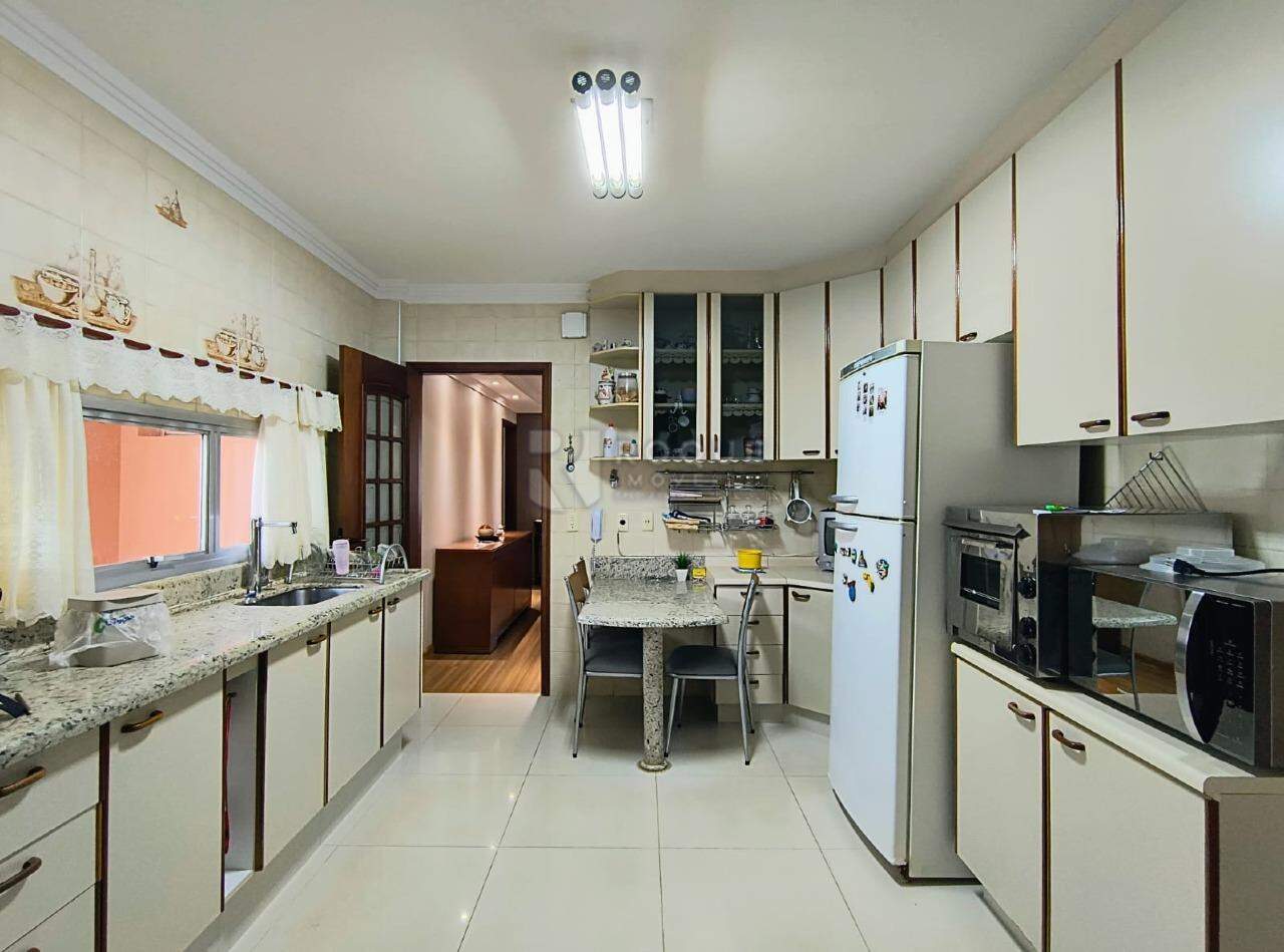 Apartamento à venda no bairro Centro: Cozinha 