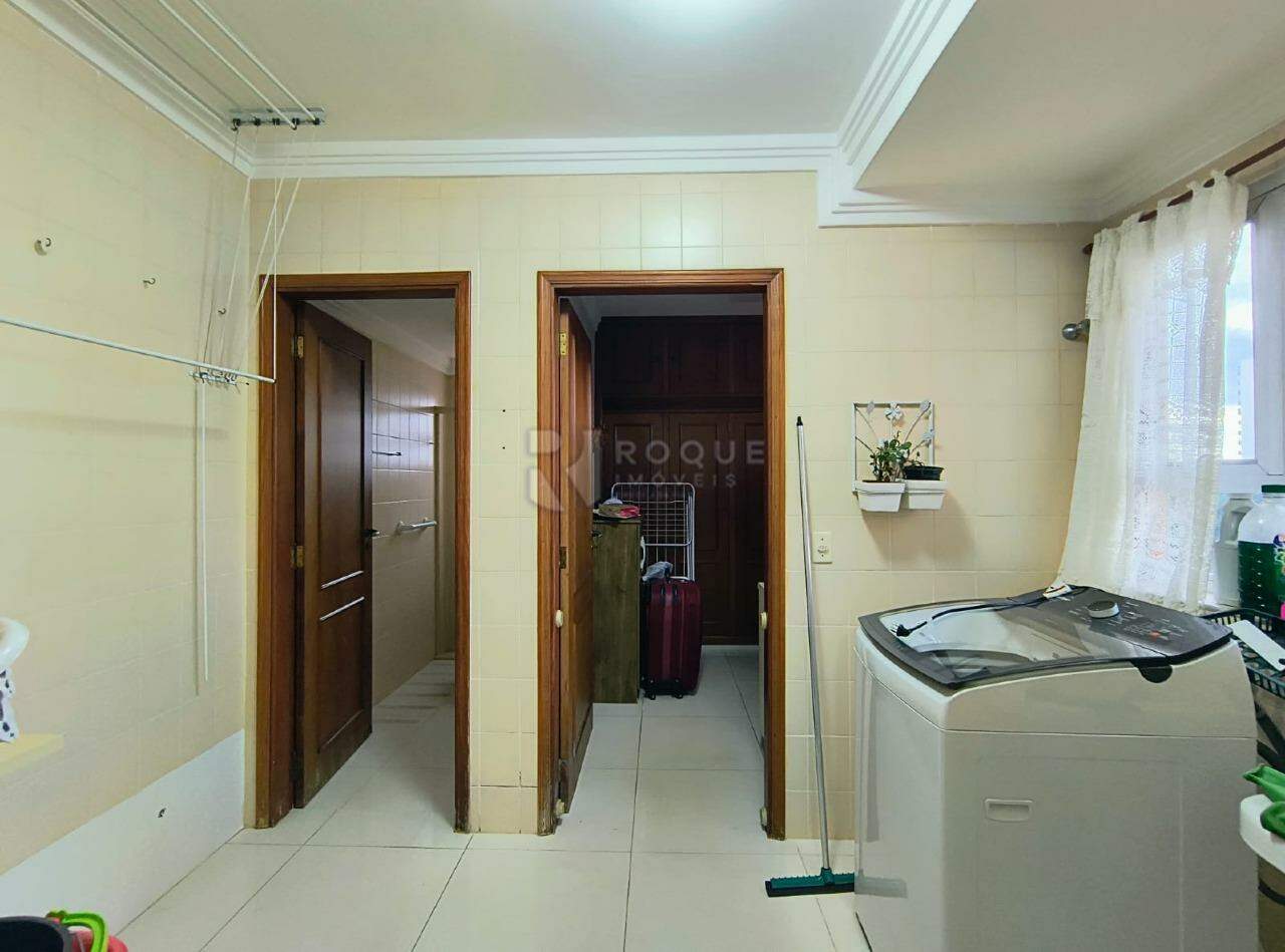 Apartamento à venda no bairro Centro: Área de serviço