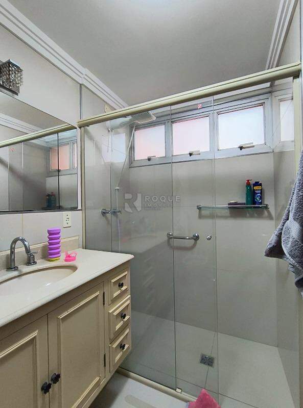 Apartamento à venda no bairro Centro: Wc suíte