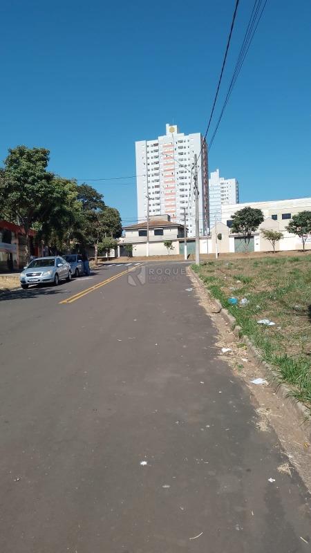 Terreno à venda no bairro Jardim Cidade Universitária I: 