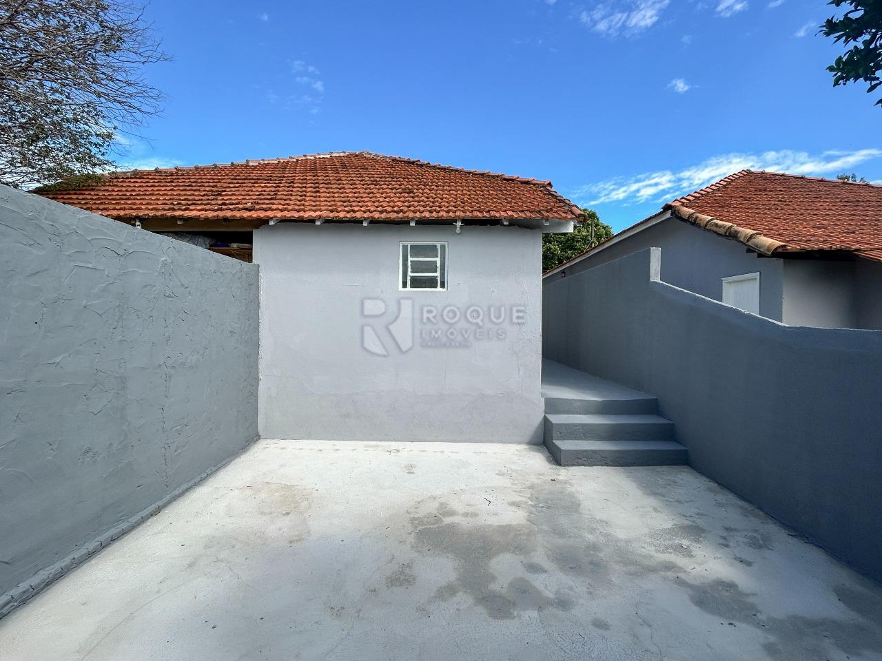 Casa Residencial para aluguel no bairro Vila Claudia: Fundo 