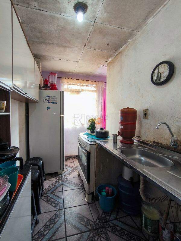 Apartamento à venda no bairro Jardim Olga Veroni: COZINHA