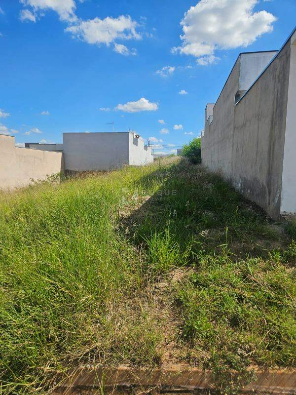 Terreno à venda no bairro Residencial Colinas do Engenho I: 