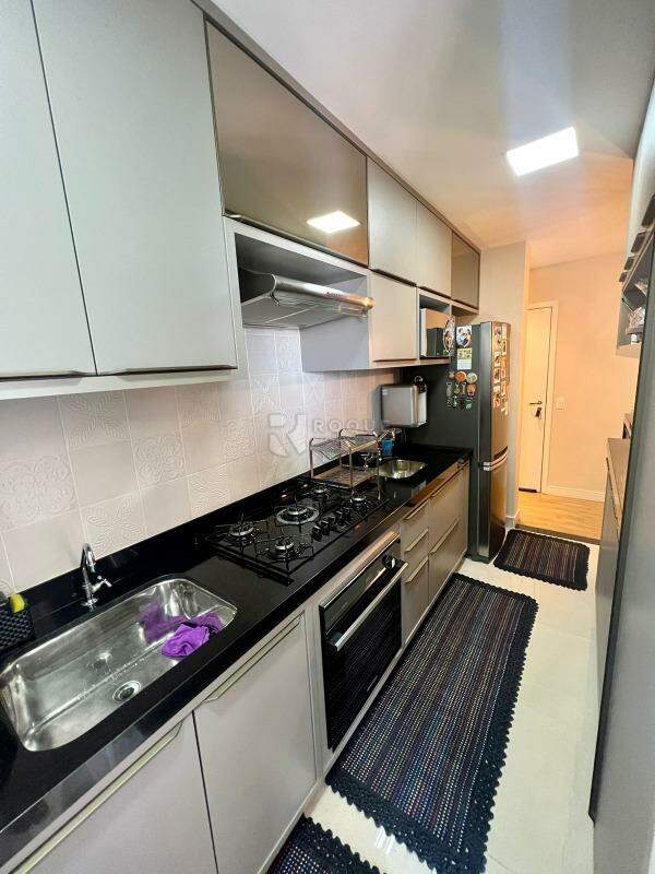 Apartamento à venda no bairro Vila Santa Rosália: COZINHA