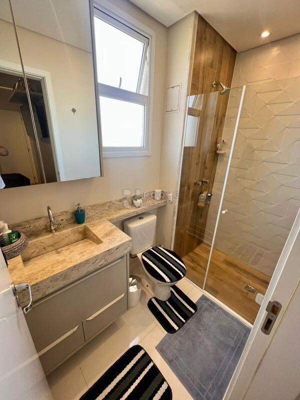 Apartamento à venda no bairro Vila Santa Rosália: WC SUITE