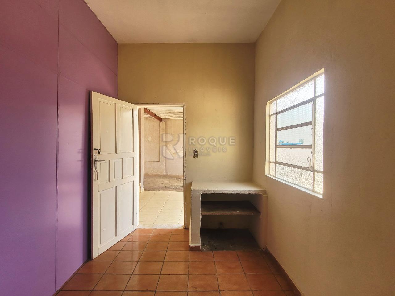 Casa Residencial à venda no bairro Vila Queiroz: Despejo