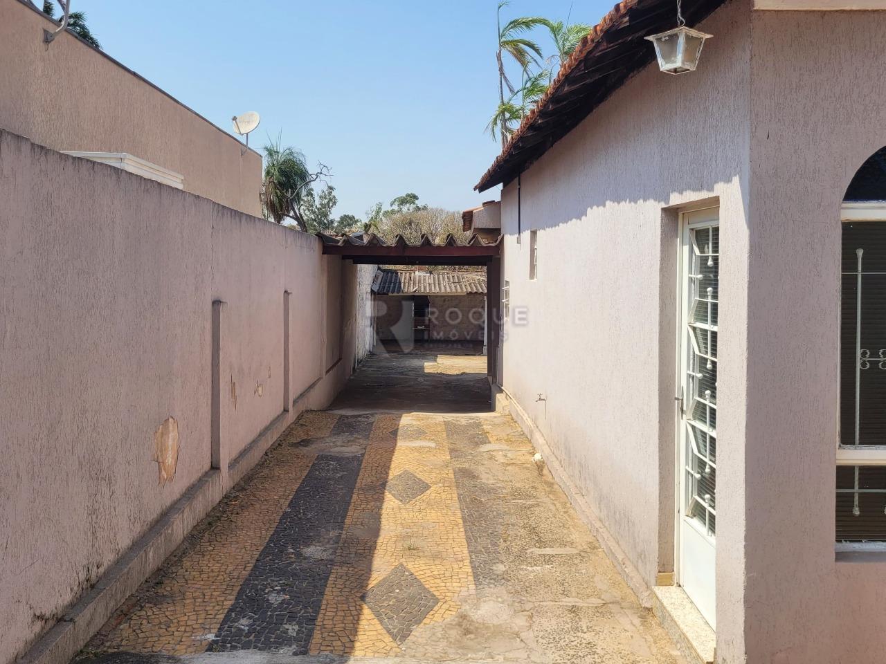 Casa Residencial à venda no bairro Vila Queiroz: Garagem