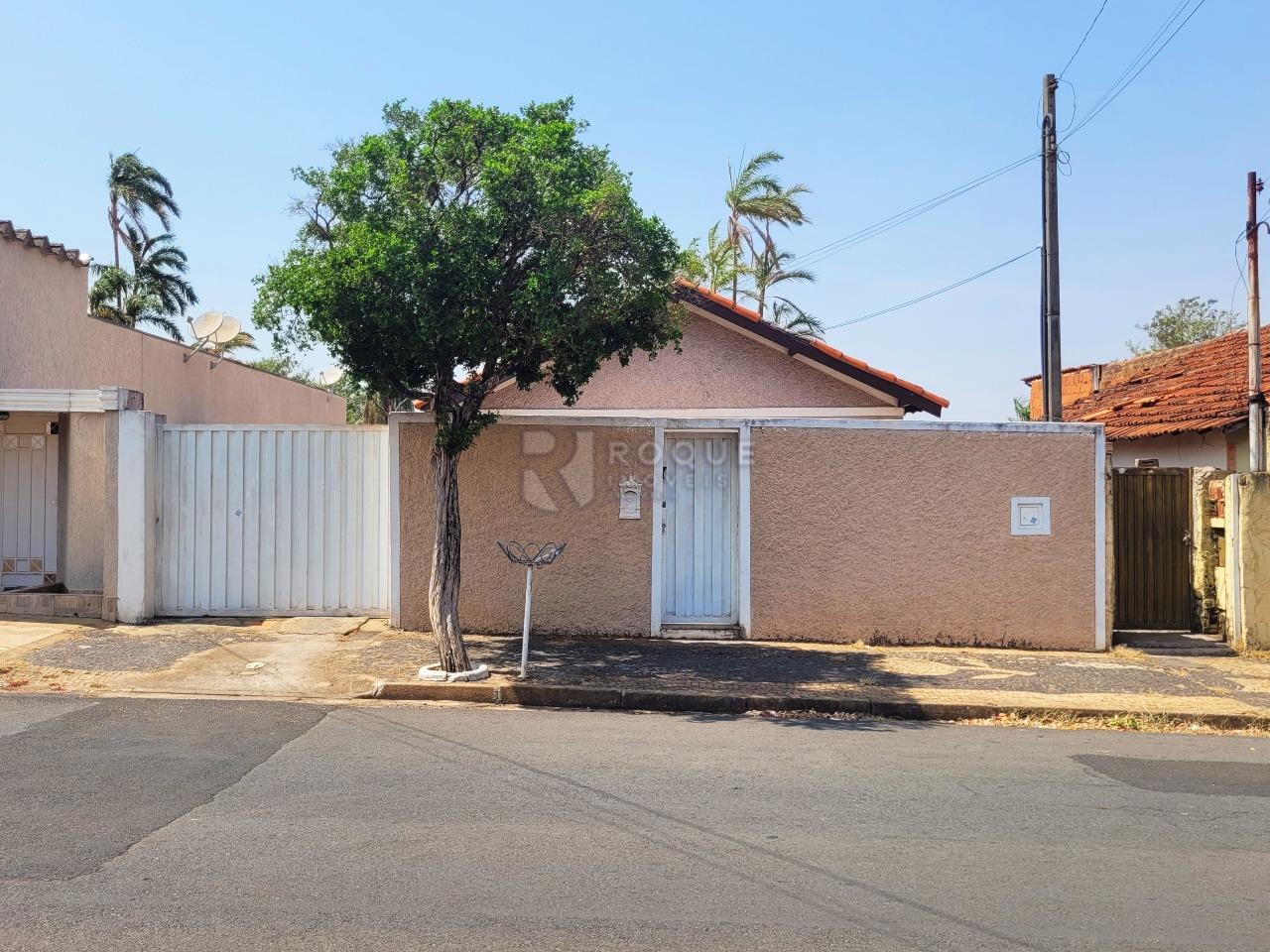 Casa Residencial à venda no bairro Vila Queiroz: Fachada