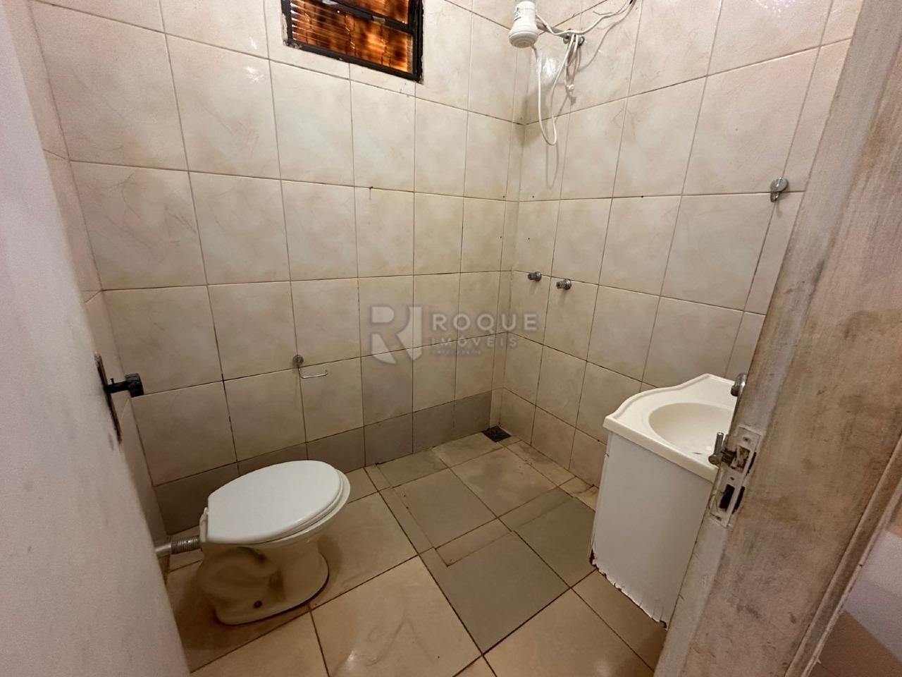 Casa Residencial à venda no bairro Geada: WC SOCIAL CASA FRENTE