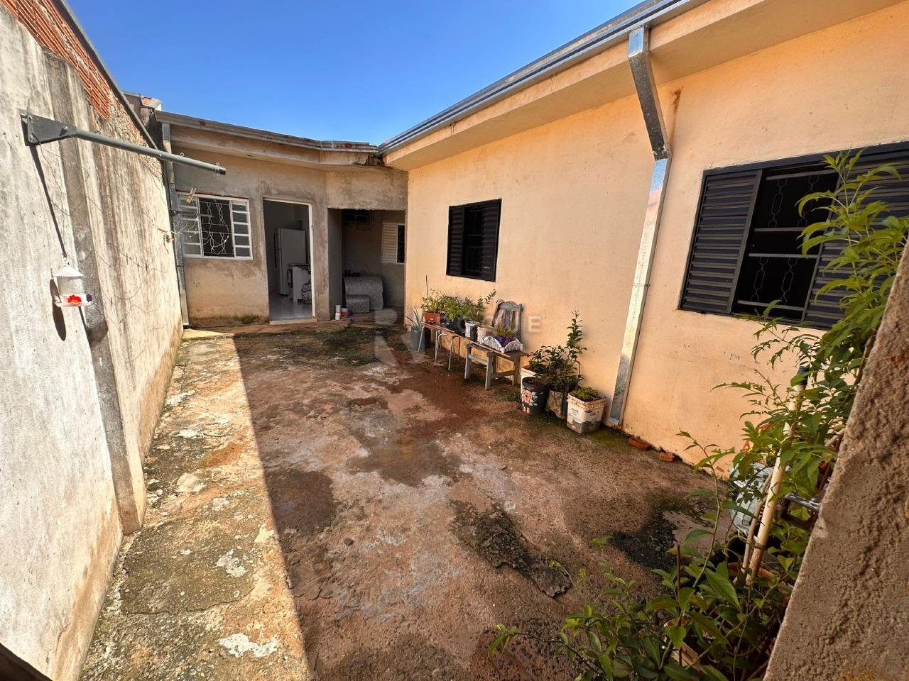 Casa Residencial à venda no bairro Geada: QUINTAL