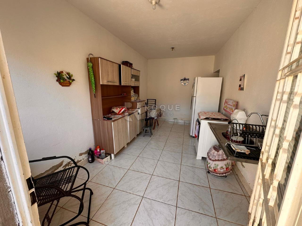 Casa Residencial à venda no bairro Geada: COZINHA CASA FUNDOS 