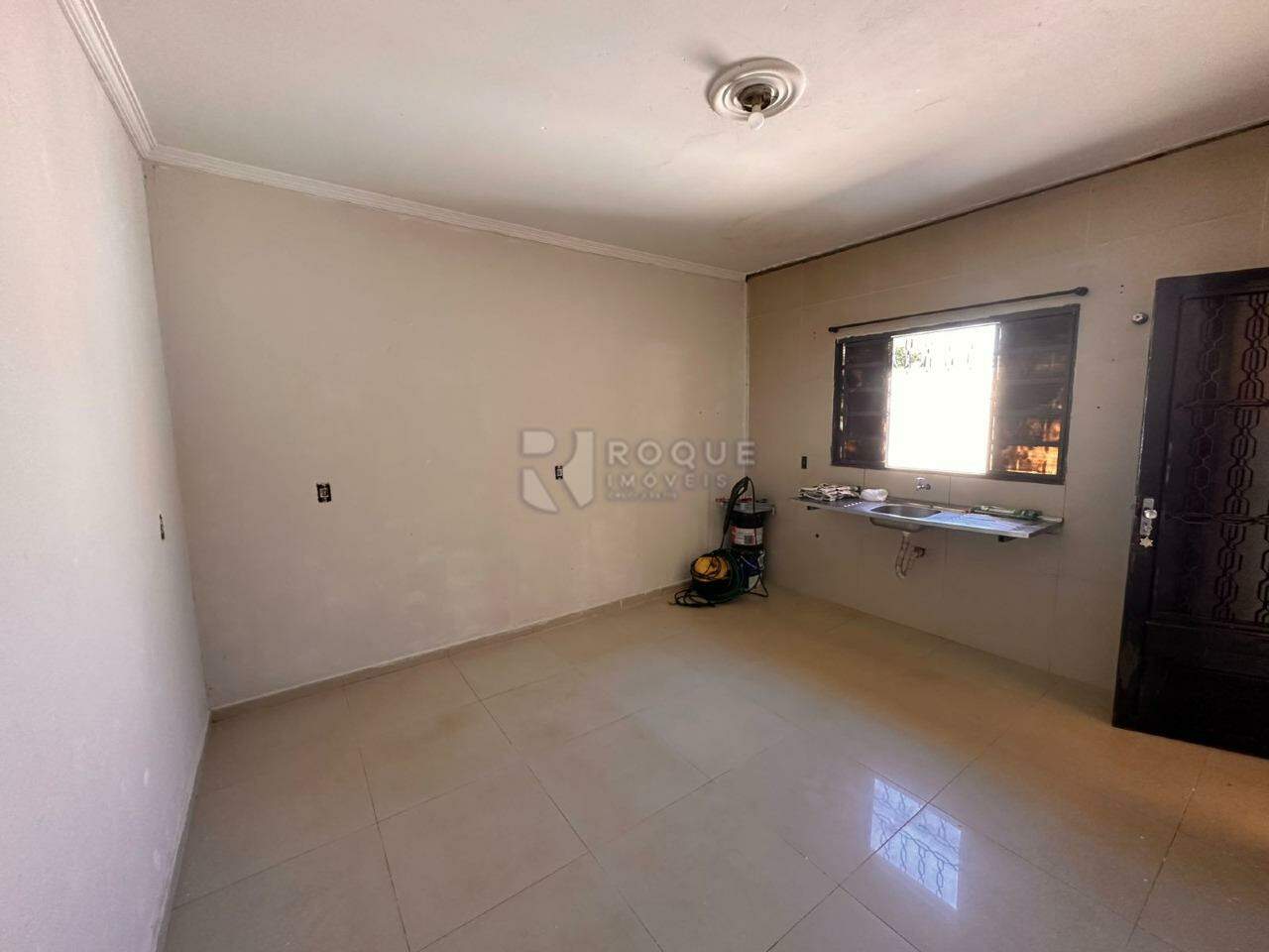 Casa Residencial à venda no bairro Geada: COZINHA CASA FRENTE