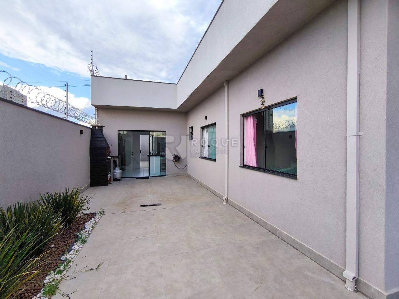 Casa Residencial à venda no bairro Jardim Real Park: QUINTAL